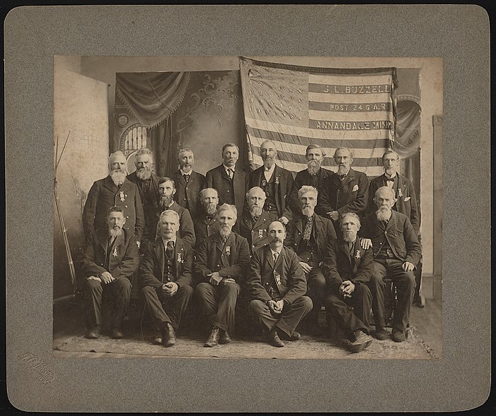 File:(Unidentified Civil War veterans of Grand Army of the Republic J.L. Buzzell Post -24, Annandale, Minnesota) (LOC).jpg