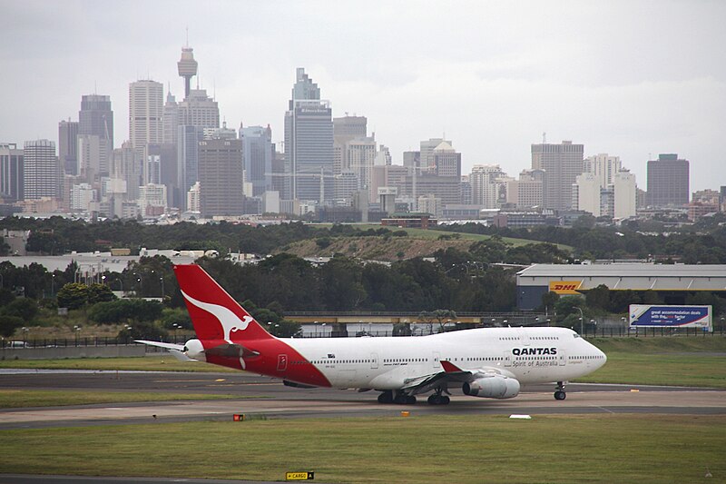 File:08 Boeing 747 Qantas, Sydney Airport, Australia.jpg