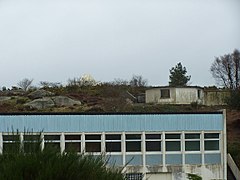 Haut de l'image : bâtiment de l'antenne tracker, située juste à côté TTC&M.