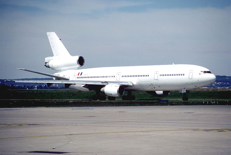 File:146bg - AOM French Airlines DC-10-30, F-GTLZ@ORY,12.08.2001 - Flickr - Aero Icarus.jpg