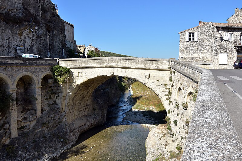 File:160924-vaison-la-romaine-11.jpg