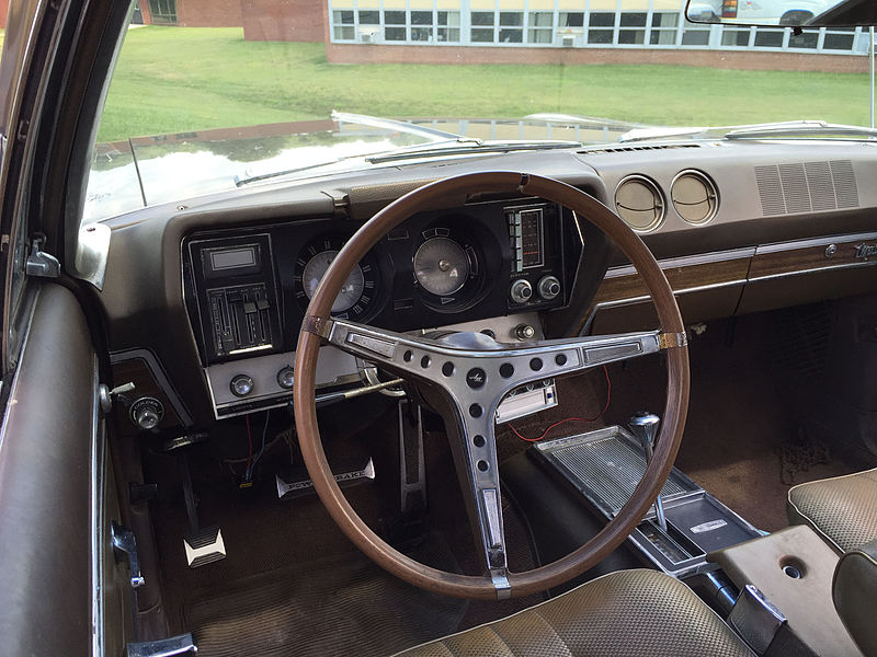 File:1967 AMC Marlin fastback at AMO 2015 meet in brown 6of7.jpg