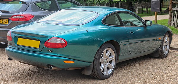 XK8 coupé