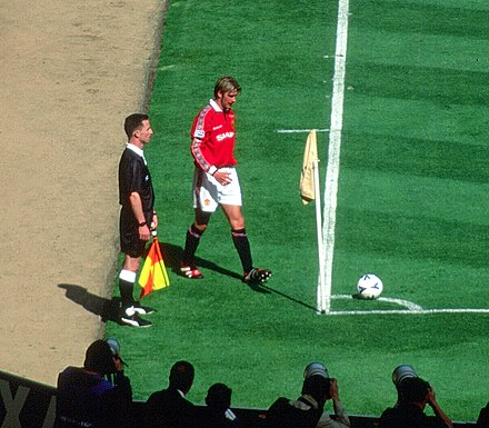 Beckham preparing to take a corner kick for Manchester United during the 1999 FA Cup Final at Wembley Stadium