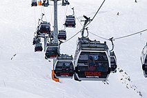 2017-01 Gondola lift Tignes 02.jpg