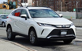 2021 Toyota Venza XLE, fram 4.1.21.jpg