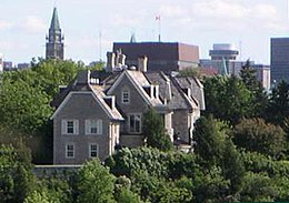 24 Sussex Drive de volta 3jun2004 133x100.jpg