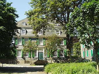 File:280505 001 Engelshaus Barmen.jpg (Quelle: Wikimedia)