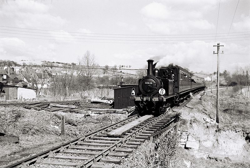 File:32636 near Hayling Island station.JPG