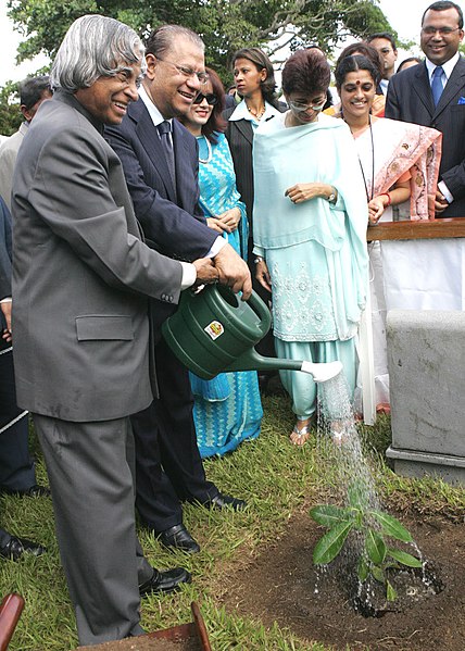 File:A.PJ. Abdul Kalam and The Prime Minister of Mauritius Dr. Navinchandra Ramgoolam jointly watering a plant after a tree planting ceremony at the Ramgoolam Botanical Garden at Port Louis, Mauritius on March 12, 2006.jpg