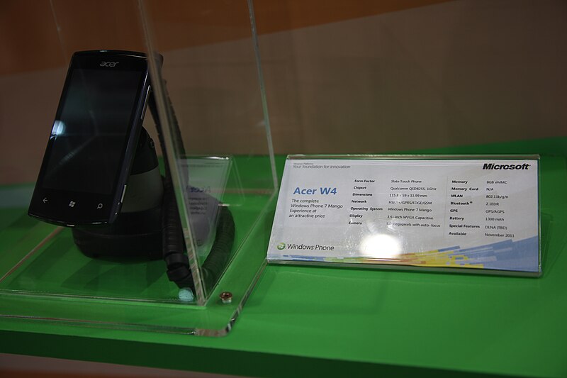 File:Acer W4, Computex Taipei 20110530.jpg