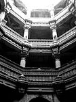 Rudabai stepwell nebo Adalaj Stepwell