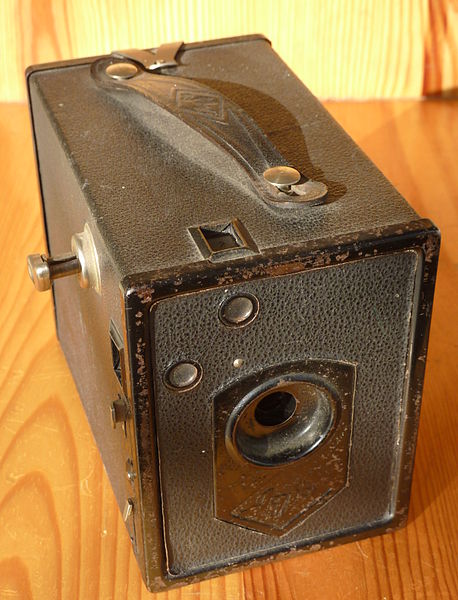 File:Agfa box camera.JPG