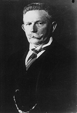 <span class="mw-page-title-main">Alfred Hugenberg</span> German businessman and politician (1865–1951)