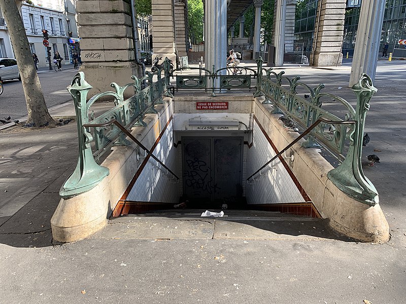 File:Ancienne Entrée Station Métro Jaurès Boulevard Villette - Paris XIX (FR75) - 2021-06-24 - 1.jpg