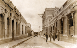Kereskedelmi utca az 1930-as évek elején.