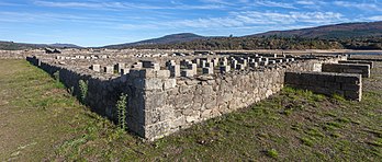 O acampamento romano Aquis Querquennis, Bande, Ourense, Galiza. (definição 4 165 × 1 776)