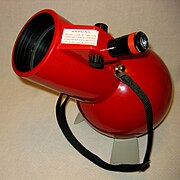 球形のボディとシンプルな凹型の架台の組み合わせで、一種の「自在ジョイント」としたニュートン式望遠鏡。1976年～2013年に「Astroscan」という名で市販されていたもの。