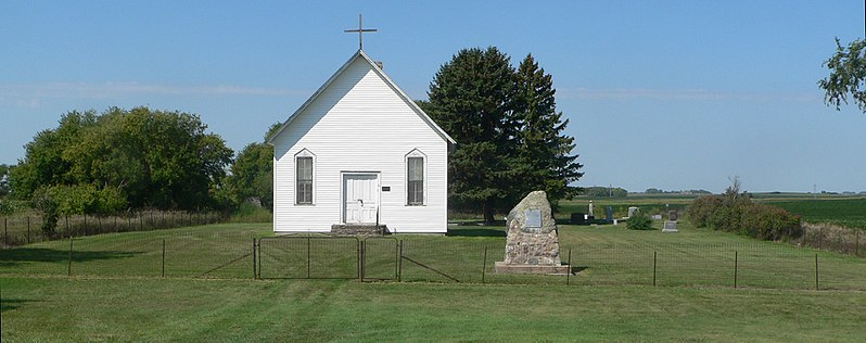 File:Aurland Lutheran church from E 2 long.jpg