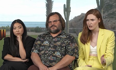 Tập_tin:Awkwafina,_Jack_Black_&_Karen_Gillan_in_2019_2.jpg