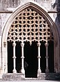 Batalha-Mosteiro de Santa Maria da Vitoria-246-Kreuzgang-ein Fenster-1983-gje.jpg
