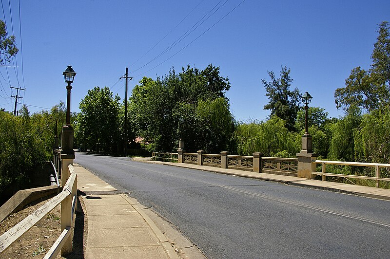 File:Beckwith Street bridge 1.jpg