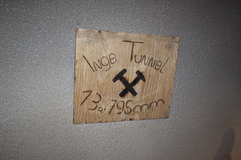 File:Bibra Tunnel cross cut sign.jpg