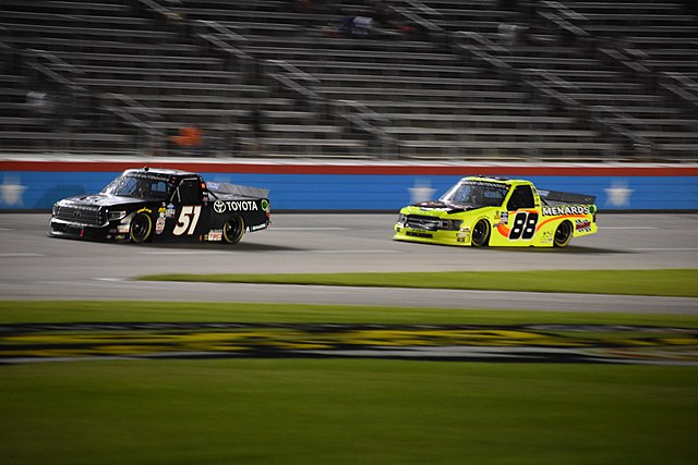 Biffle ahead of Matt Crafton at Texas in 2019.