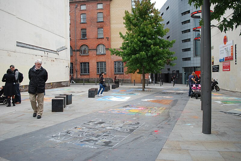 File:Bold Street Pavement Art.JPG