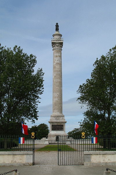 The Column of the Grande Armée commemorates Napoleon's gathering of 200,000 soldiers near Boulogne for a proposed invasion of the United Kingdom. His statue is at the top.