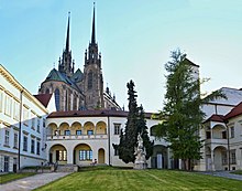 Bischofshof und Kathedrale St. Peter und Paul