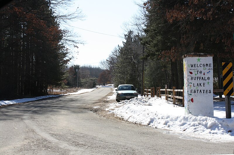 File:Buffalo Lake Estates Wisconsin Sign.jpg