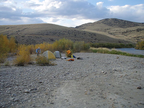 Camping on the Jefferson River below the high-water mark – an example of public stream access rights