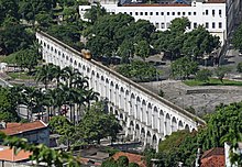 A tram on the Carioca Aqueduct in 2010, viewed from the Chácara do Céu Museum