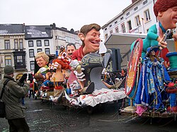 Carnaval Aalst 2010-praalwagen.JPG