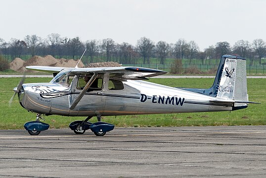 D-ENMW, a 150C with "wheel pants" (more photos)