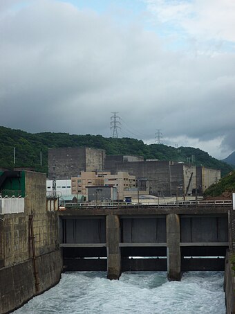 Chin-shan Nuclear Power Plant-canal and containment building-P1020609.JPG