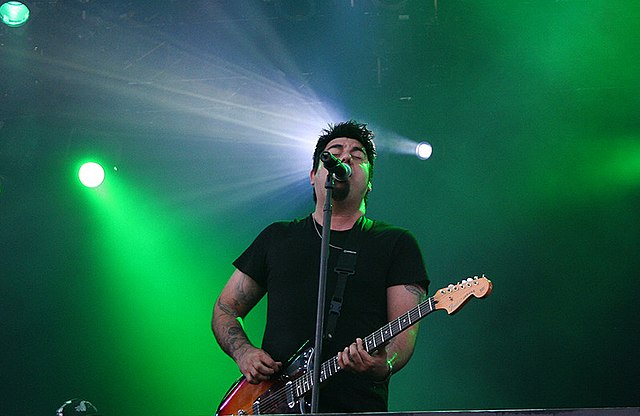 Moreno has been credited as contributing guitar from White Pony onwards.