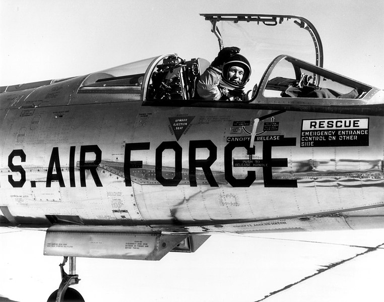 File:Chuck Yeager in NF-104.jpg