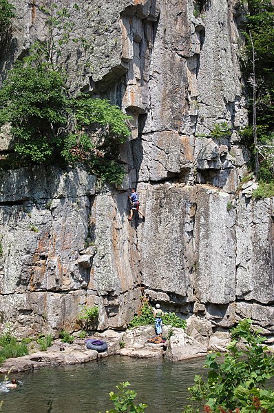 File:Climbing Near Ketterman WV USA.JPG