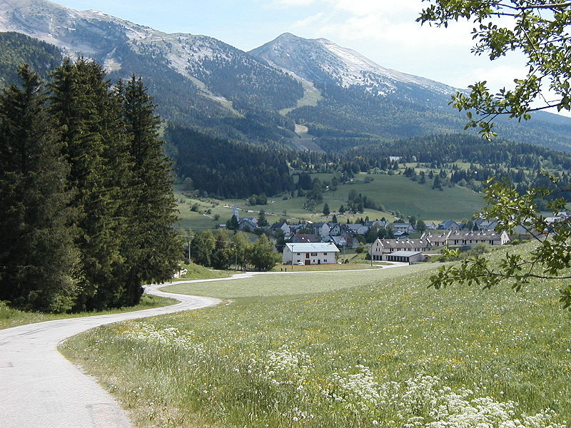 File:Corrençon-en-Vercors.JPG