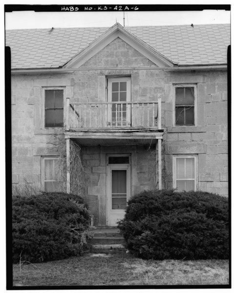 File:DETAIL OF WEST DOORWAY - Kandt-Domann Farmstead, Stone House, State Route 3, Hope, Dickinson County, KS HABS KANS,21-HOPE.V,1-A-6.tif