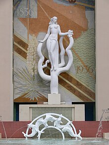 Dallas Womens Museum exterior sculpture.jpg