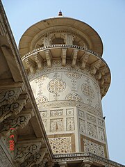 Minarete de la tumba