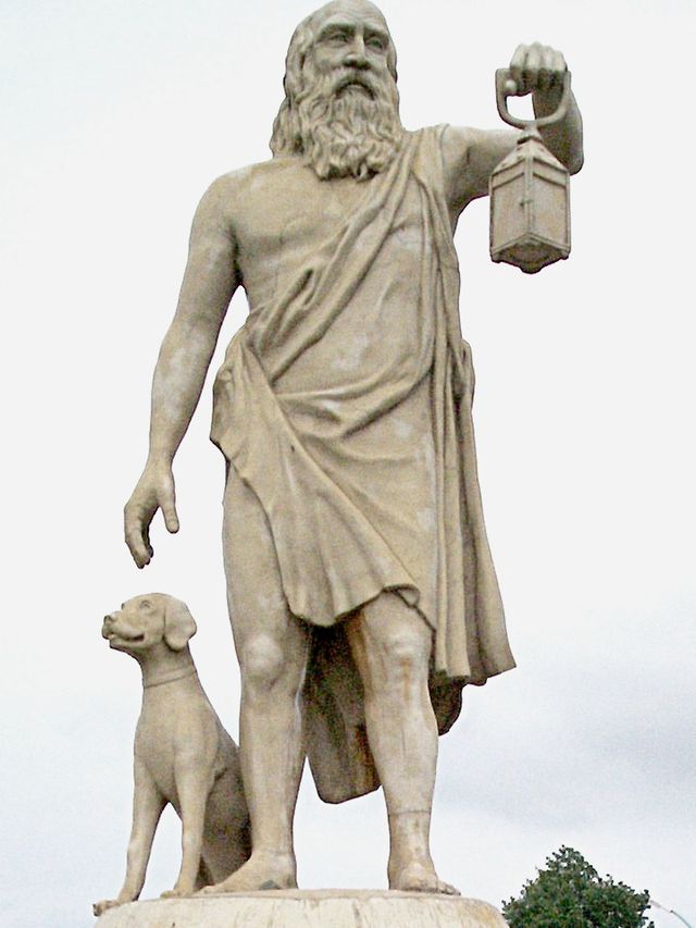 [Image: 640px-Diogenes-statue-Sinop-enhanced.jpg]