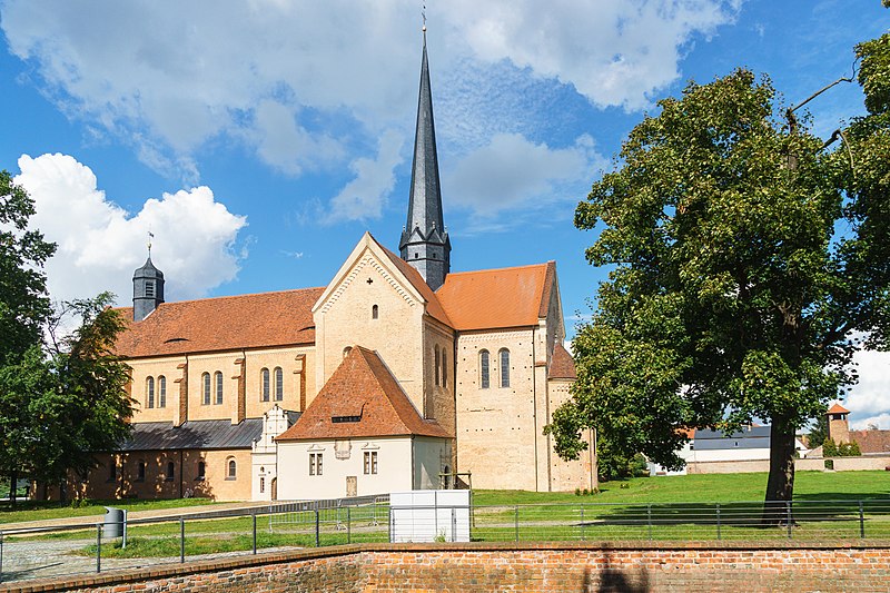 File:Doberlug Klosterkirche.jpg