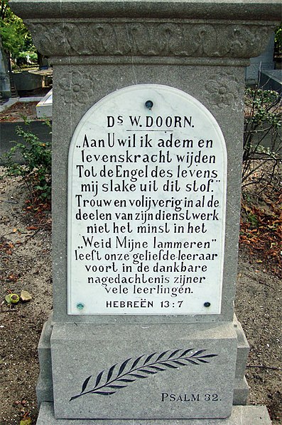 File:Ds Willem Doorn graf.jpg