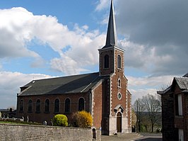 Sint-Hubertuskerk met kerkhof