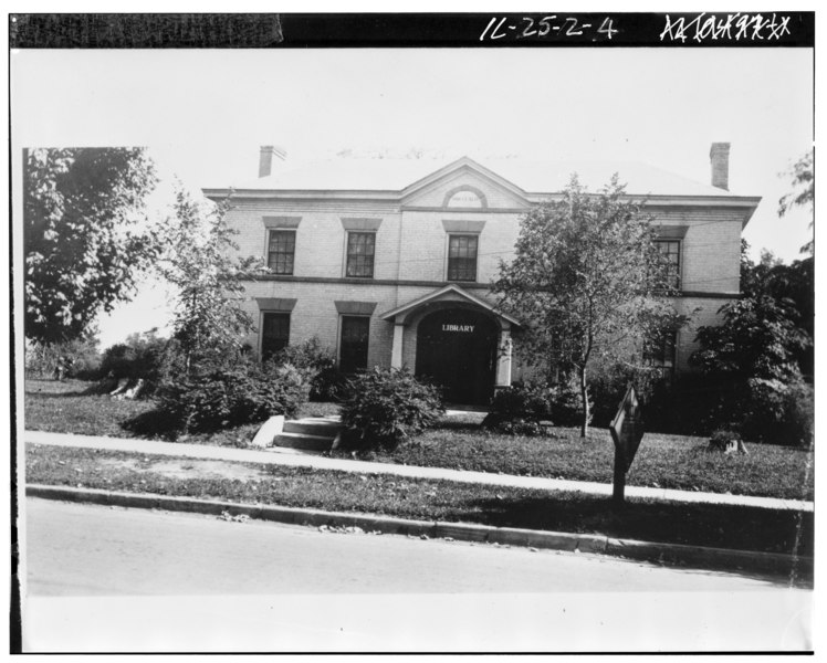 File:EXTERIOR, FRONT FACADE - Frank B. Thompson House, State Route 130, Albion, Edwards County, IL HABS ILL,24-ALBI,2-4.tif