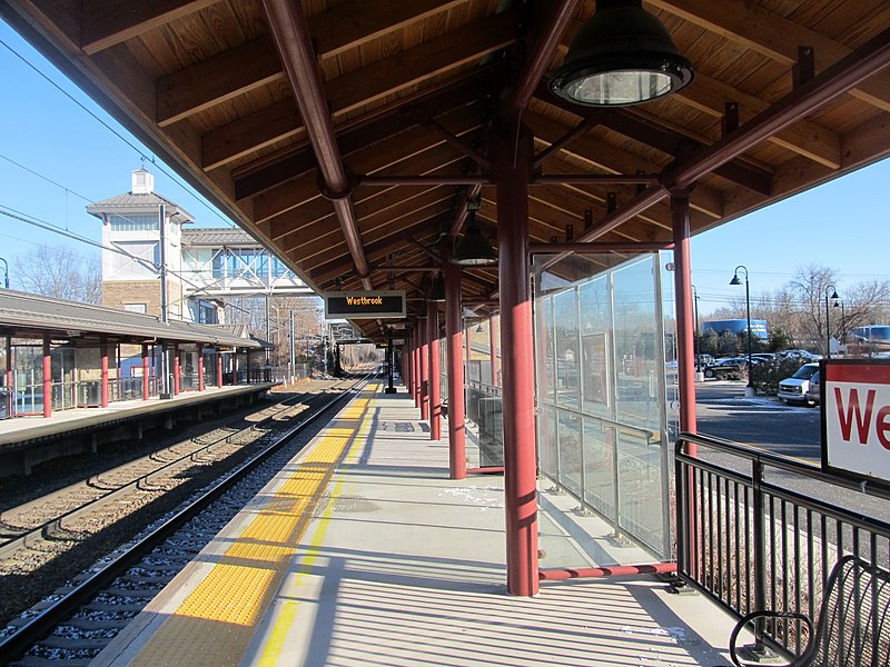 File:Eastbound platform at Westbrook station, December 2017.JPG